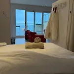 Secret Stay, Wellness Penthouse Studio, Privacy, Seaview, Terras, Sauna Apartment
