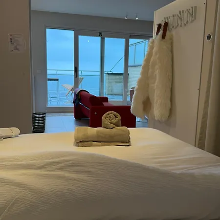 Secret Stay, Wellness Penthouse Studio, Privacy, Seaview, Terras, Sauna Apartment