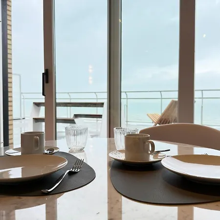 Secret Stay, Wellness Penthouse Studio, Privacy, Seaview, Terras, Sauna