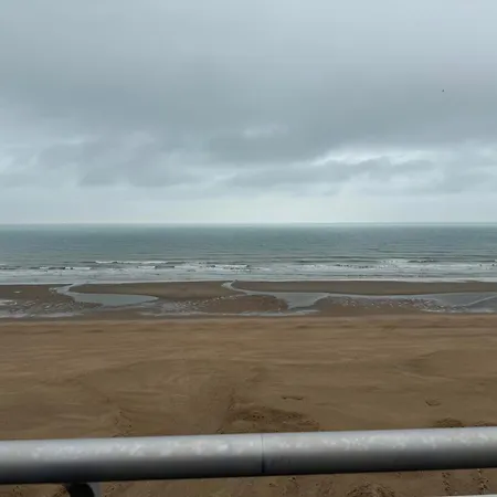 Secret Stay, Wellness Penthouse Studio, Privacy, Seaview, Terras, Sauna Apartment Koksijde