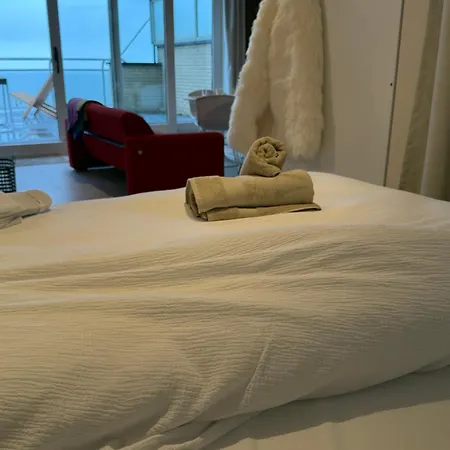 Secret Stay, Wellness Penthouse Studio, Privacy, Seaview, Terras, Sauna Koksijde